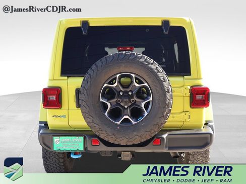 Used 2023 Jeep Wrangler Unlimited Rubicon 4xe w/ Cold Weather Group AWD/4WD image 4