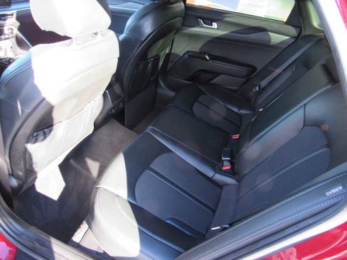 Used 2023 Kia K5 GT-Line image 10