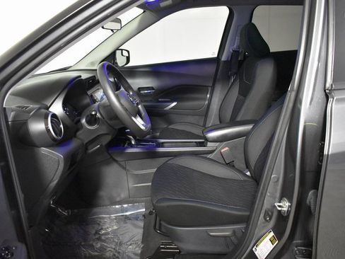 Used 2021 Nissan Kicks SV image 11