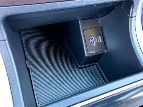 Certified 2021 Ford Edge SE FWD image 29