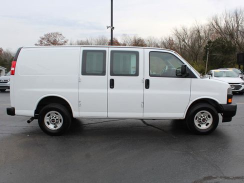 Used 2021 GMC Savana 2500 RWD image 4