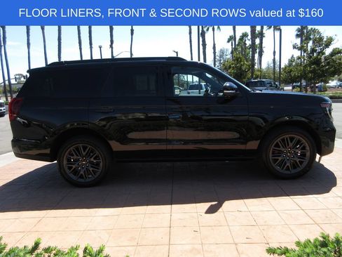 Used 2025 Ford Expedition Platinum w/ Stealth Performance Package AWD/4WD image 5
