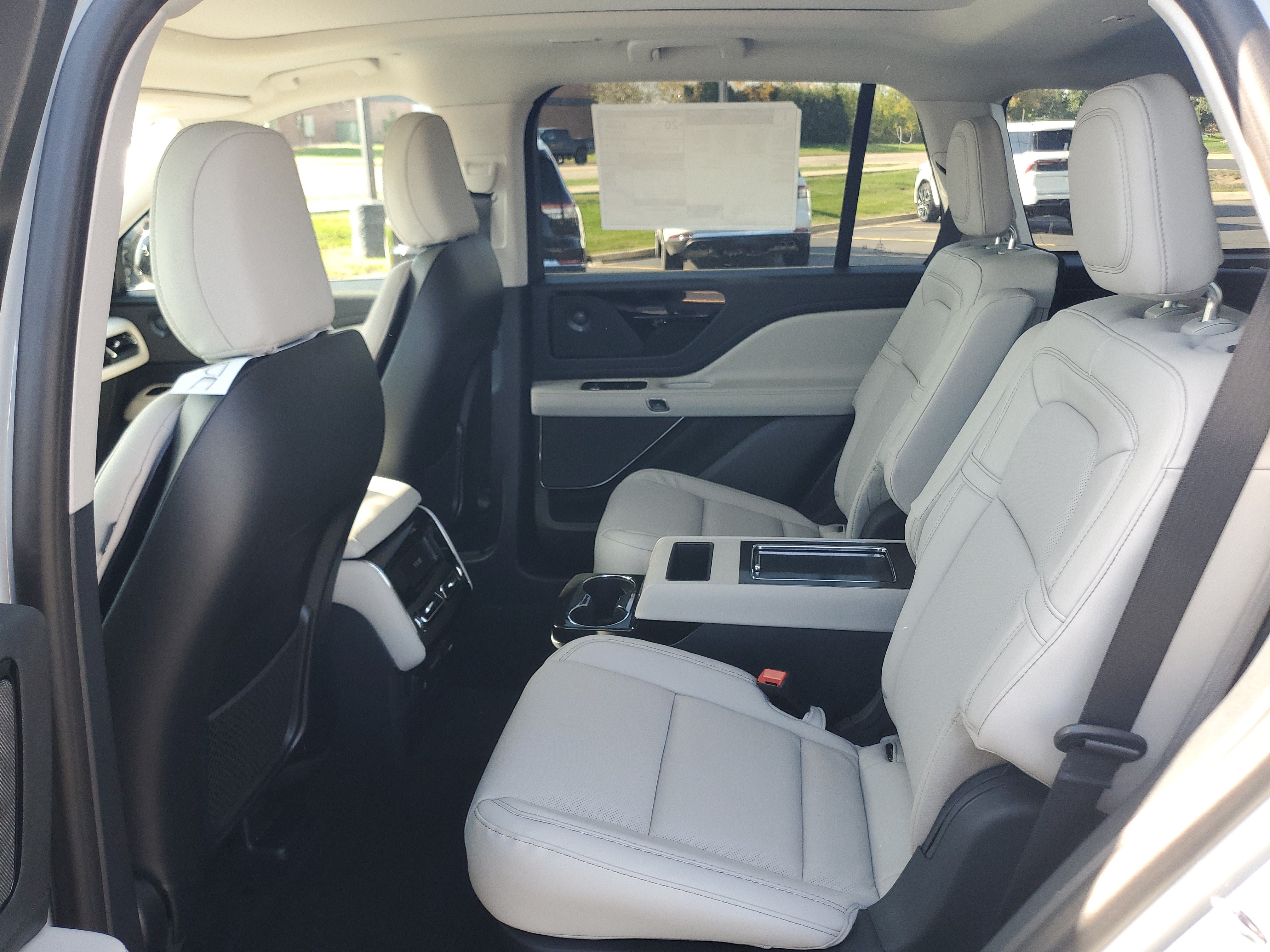 New 2027 Lincoln Aviator Reserve w/ Jet Appearance Package AWD/4WD image 23