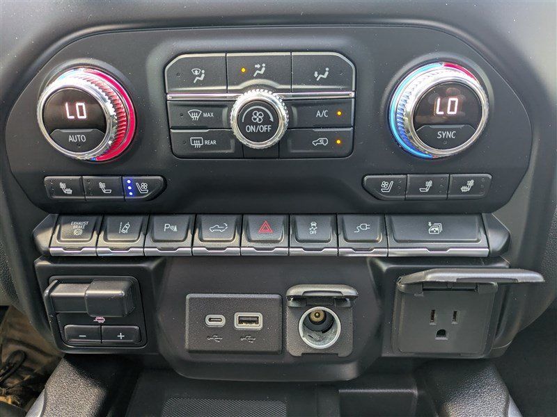 Used 2020 GMC Sierra 3500 Denali w/ Denali Ultimate Package AWD/4WD image 29