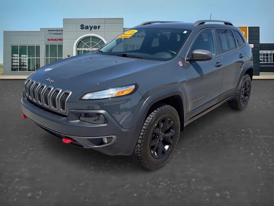 Used 2016 Jeep Cherokee Trailhawk w/ Comfort/Convenience Group AWD/4WD image 3