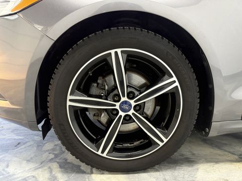 Used 2014 Ford Fusion SE w/ Equipment Group 202A image 26