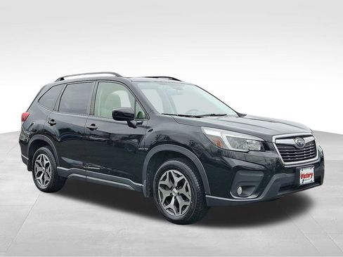 Used 2021 Subaru Forester Premium image 1