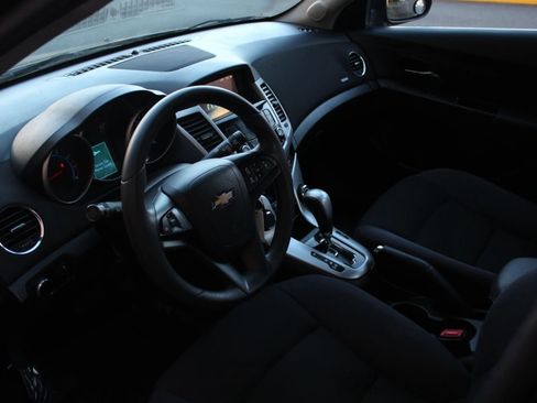Used 2016 Chevrolet Cruze LT w/ Technology Package image 15
