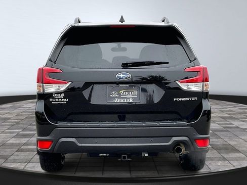 Used 2021 Subaru Forester Limited image 4