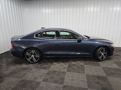 Used 2019 Volvo S60 T8 Inscription image 2