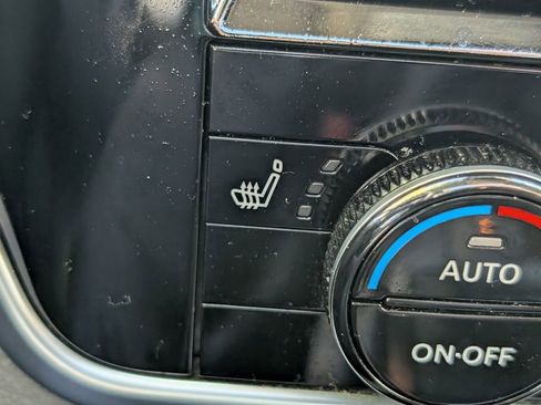 Used 2023 Nissan Rogue SV w/ SV Premium Package image 30