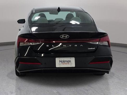 Used 2024 Hyundai Elantra Limited FWD image 7