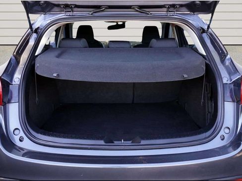 Used 2016 MAZDA MAZDA3 i Touring w/ Popular Equipment Package FWD image 10