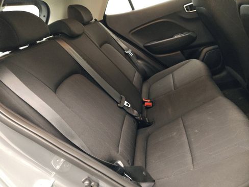 Used 2021 Hyundai Venue SE FWD image 19