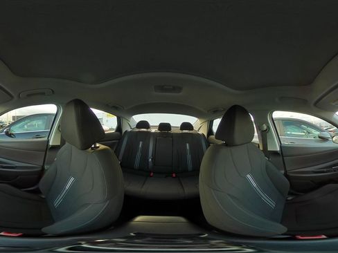 Used 2025 Hyundai Elantra SEL image 42