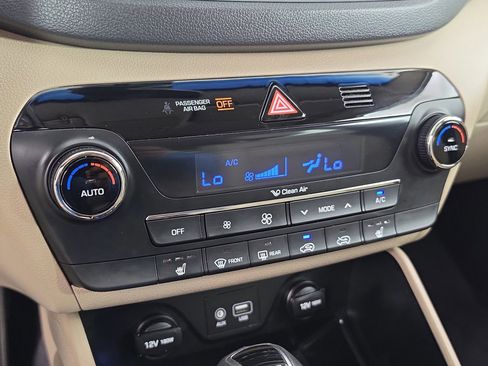 Used 2017 Hyundai Tucson SE Plus AWD/4WD image 29
