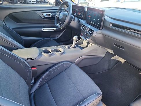 Used 2025 Ford Mustang Coupe image 16