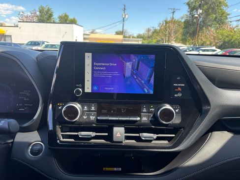 Used 2025 Toyota Highlander XSE AWD/4WD image 17