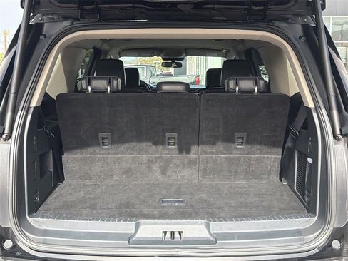 Used 2024 Ford Expedition XLT image 28