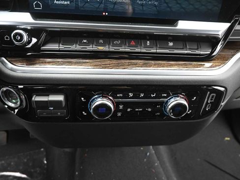 New 2026 GMC Sierra 1500 SLE w/ Preferred Package image 19