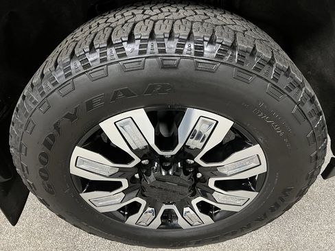 Used 2024 GMC Sierra 2500 Denali w/ Denali Reserve Package image 22