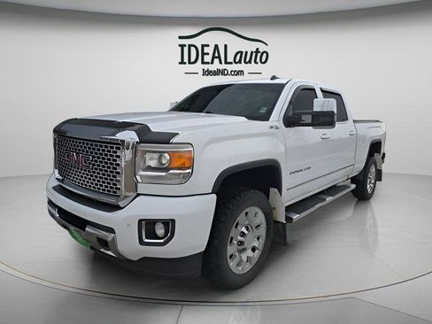 Used 2015 GMC Sierra 2500 Denali w/ Duramax Plus Package image 3