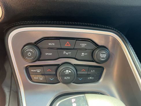 Used 2022 Dodge Challenger R/T w/ Blacktop Package image 28