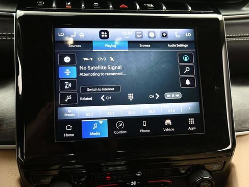 Used 2022 Jeep Grand Cherokee L Limited AWD/4WD image 21
