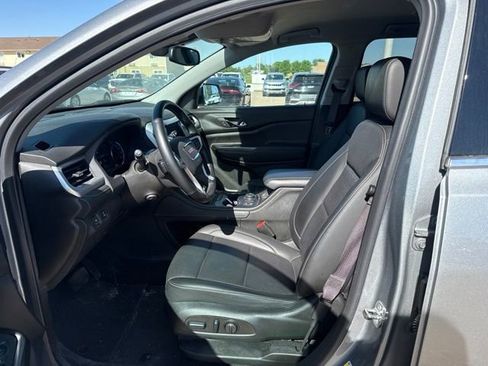 Used 2023 GMC Acadia SLT w/ Preferred Package AWD/4WD image 10