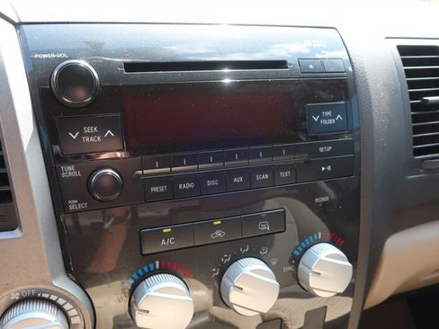 Used 2010 Toyota Tundra 4x4 Double Cab image 22