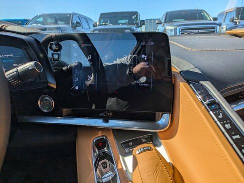 Used 2024 Chevrolet Corvette Stingray Preferred Cpe w/ Chrome Exterior Badge Package image 15