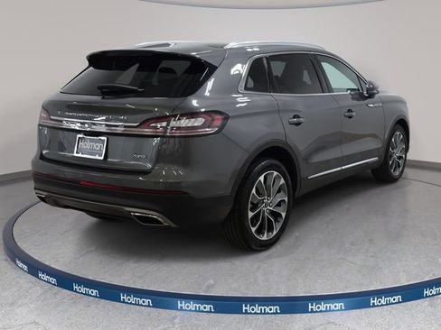 Used 2022 Lincoln Nautilus Reserve AWD/4WD image 5