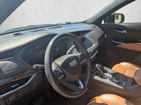 Used 2021 Cadillac XT4 Premium Luxury FWD image 10