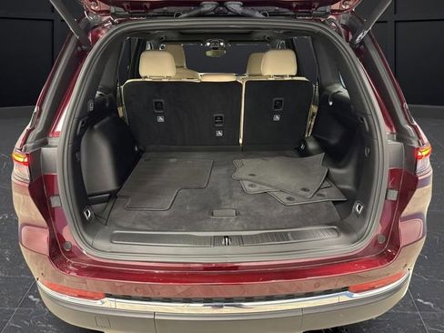 Used 2024 Jeep Grand Cherokee Limited w/ Luxury Tech Group II image 16