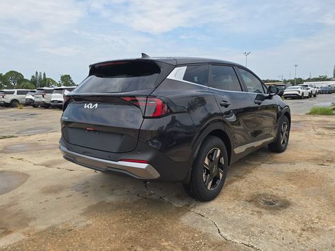 New 2026 Kia Sportage LX FWD image 8