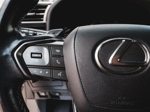 Used 2022 Lexus LX 600 4WD w/ Appearance Package image 16