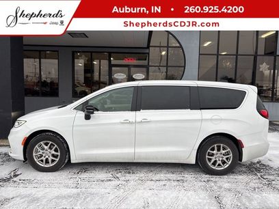 Used 2024 Chrysler Pacifica Touring-L