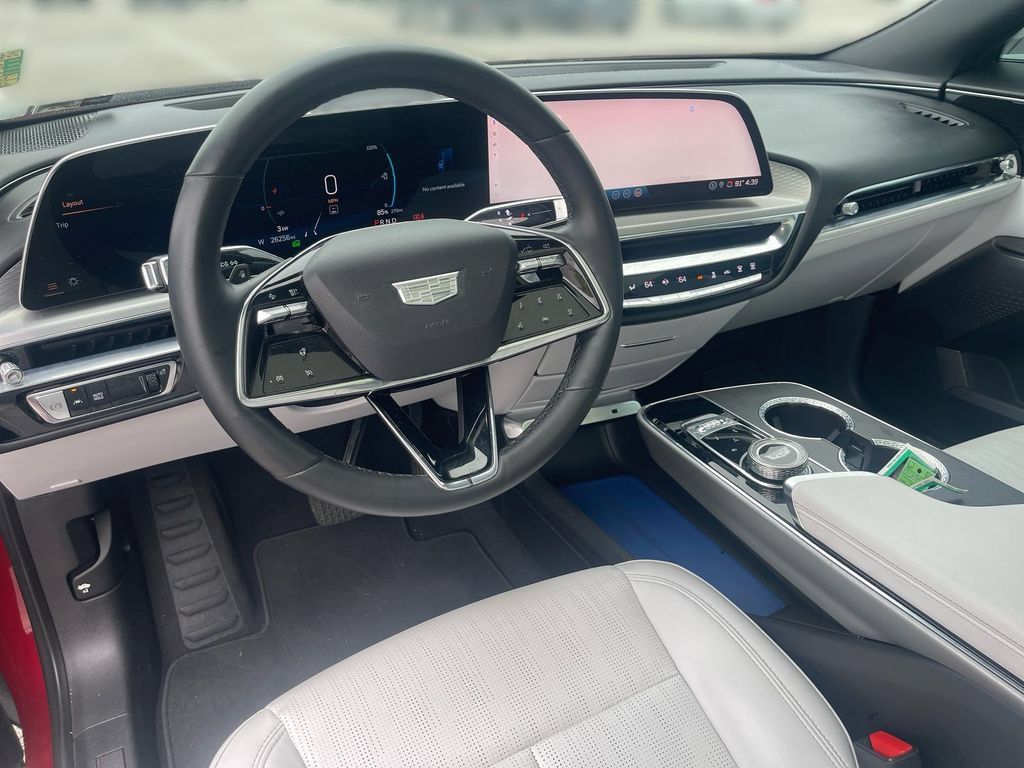Certified 2024 Cadillac Lyriq Luxury AWD/4WD image 19
