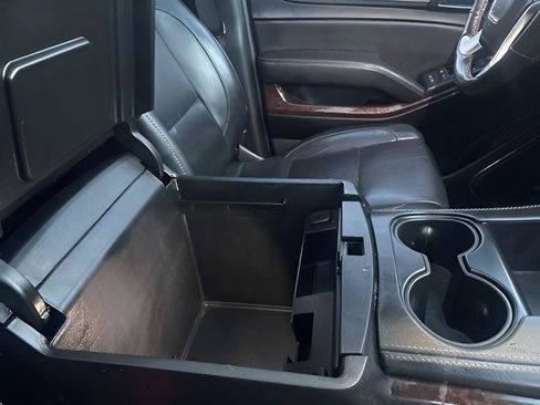 Used 2019 GMC Yukon SLT w/ Premium Edition AWD/4WD image 27