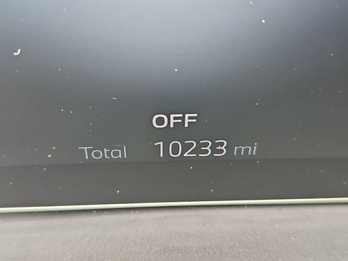 Used 2024 BMW iX xDrive50 w/ Sport Package AWD/4WD image 18