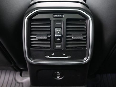 Certified 2026 Porsche Macan image 8