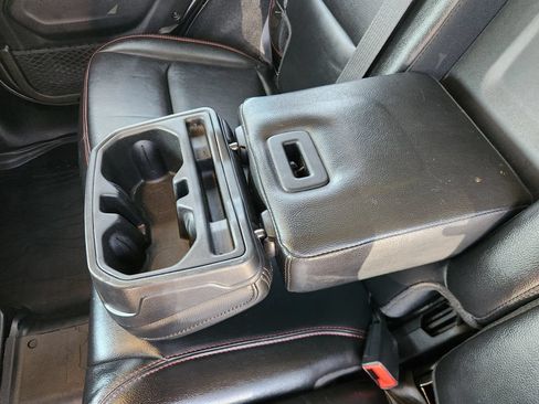 Used 2022 Jeep Wrangler Unlimited Rubicon w/ LED Lighting Group AWD/4WD image 13