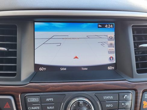 Used 2018 Nissan Pathfinder Platinum FWD image 16