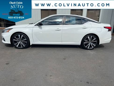 Used 2021 Nissan Altima 2.5 SR FWD image 11