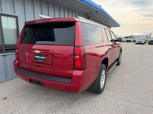 Used 2015 Chevrolet Suburban LT w/ Luxury Package AWD/4WD image 6
