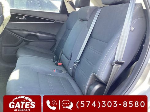 Used 2016 Kia Sorento LX w/ LX Convenience Package image 13