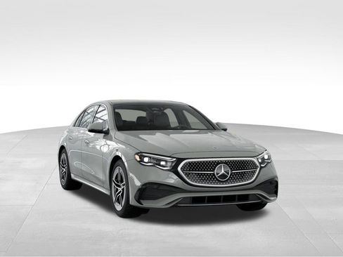 New 2026 Mercedes-Benz E 350 4MATIC Sedan image 9