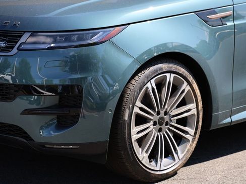 New 2026 Land Rover Range Rover Sport SE AWD/4WD image 2