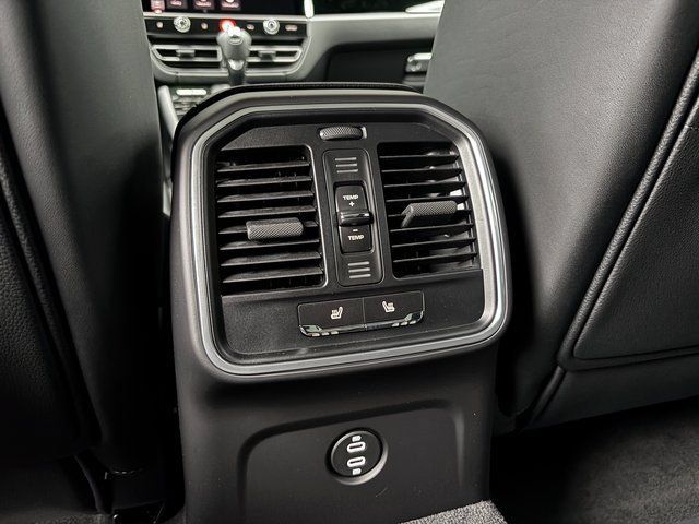 Certified 2026 Porsche Macan S AWD/4WD image 24