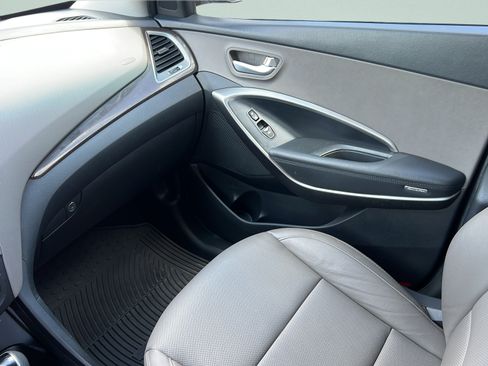 Used 2017 Hyundai Santa Fe Sport FWD image 13